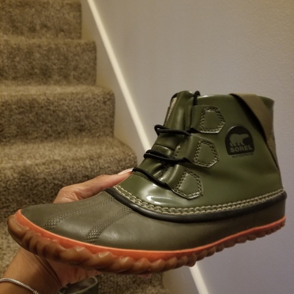 vapormax black pink blue